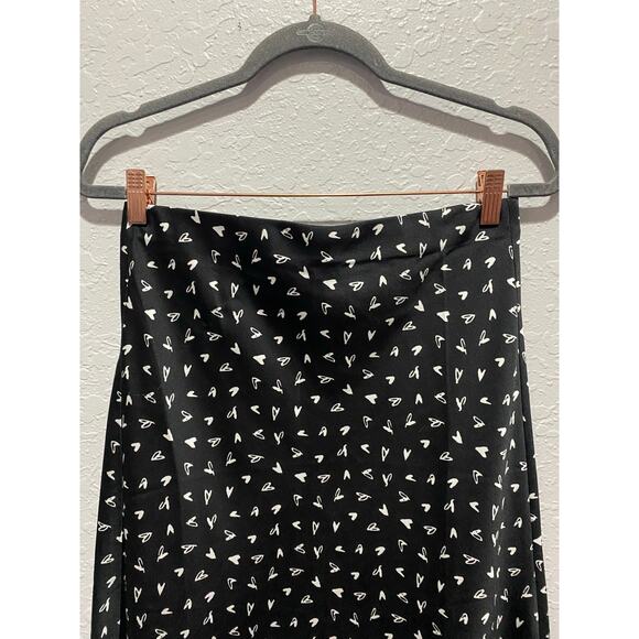 LOFT Black Midi Skirt With Heats Pull On Sz S Flirty Datenight Cute Whimsycore - Picture 5 of 6